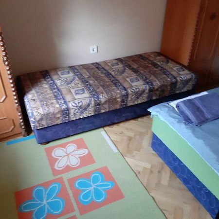 Andi Ueduelohaz Szolnok Luaran gambar