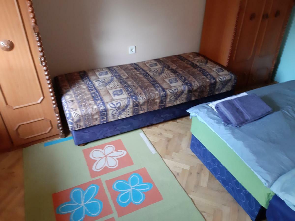 Andi Ueduelohaz Szolnok Luaran gambar